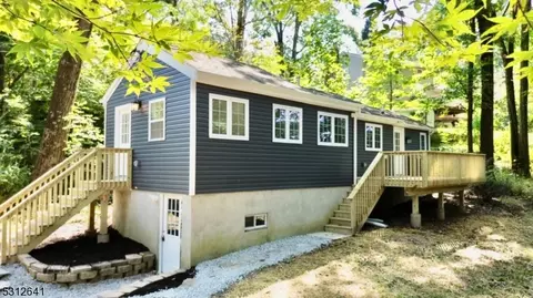 2 Bear Dr, Jefferson, NJ 07438