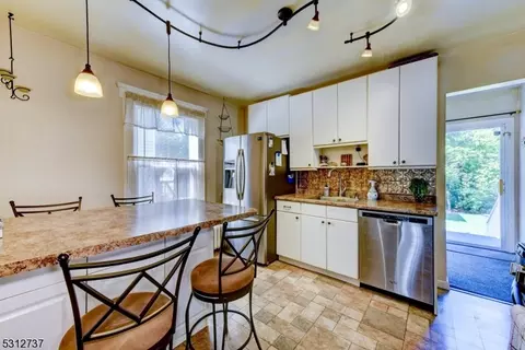 39 Codington Pl, Somerville, NJ 08876 photo 15