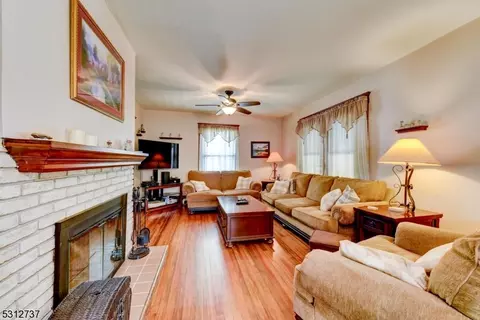 39 Codington Pl, Somerville, NJ 08876 photo 9