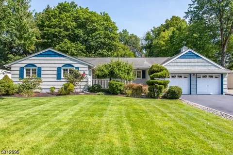 34 Glenroy Rd, Fairfield, NJ 07004