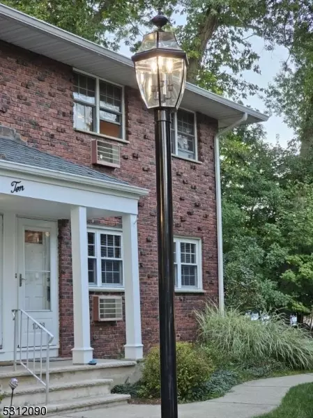 1008 Washington Dr, Ramsey, NJ 07446