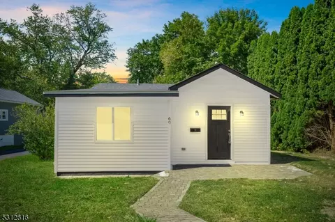 60 Sussex St, Newton, NJ 07860