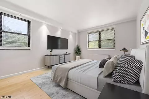 1225 Kennedy Blvd #3F, Bayonne, NJ 07002