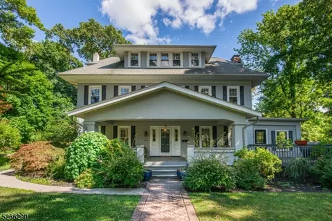 80 Pollard Rd, Mountain Lakes, NJ 07046