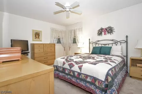 302 Oradell Ave, Paramus, NJ 07652 photo 16