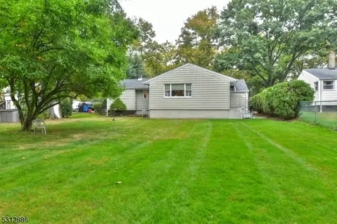 302 Oradell Ave, Paramus, NJ 07652 photo 25