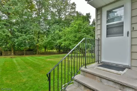 302 Oradell Ave, Paramus, NJ 07652 photo 23