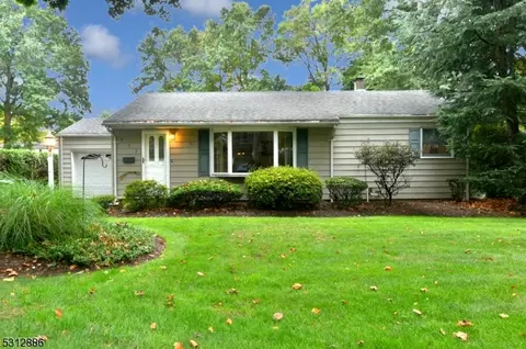 302 Oradell Ave, Paramus, NJ 07652 photo 4