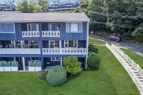 1 C-1 Hillside Ct, Highlands, NJ 07732