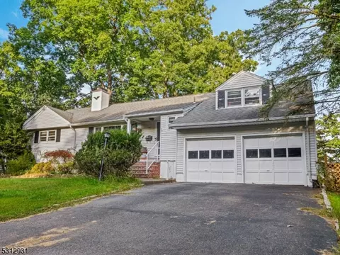 104 Hillcrest Dr, Wayne, NJ 07470 photo 2
