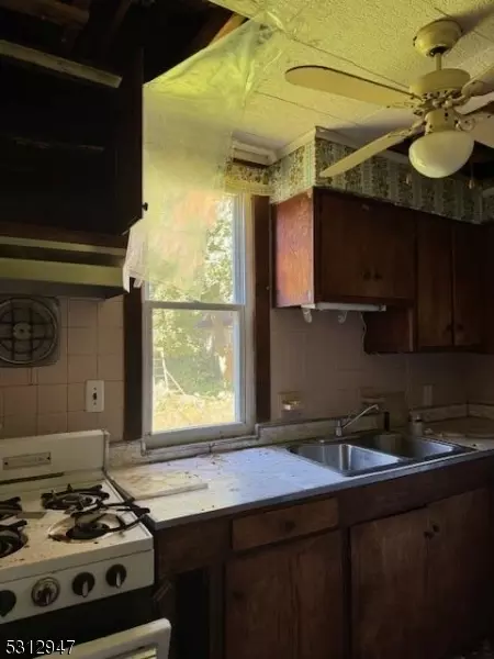 812 Monroe Ave, Plainfield, NJ 07063 photo 6