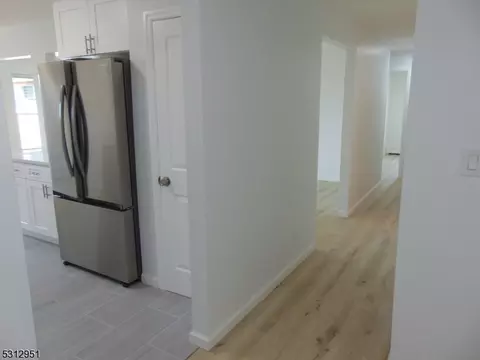 28 Riverview Ct, Secaucus, NJ 07094 photo 3
