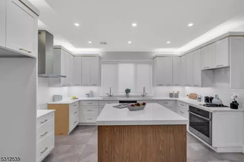 1408 Dewitt Ter, Linden, NJ 07036