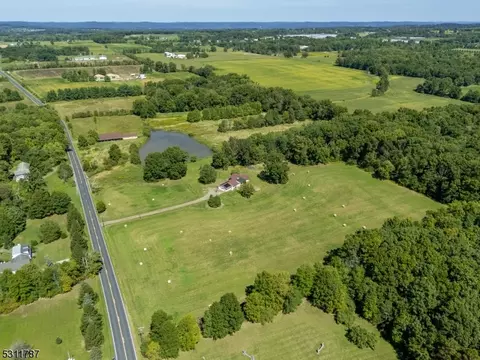 579 Pittstown Rd, Franklin Twp, NJ 08867