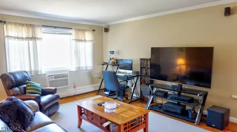 39 Atherton Ct # B, Wayne, NJ 07470 photo 3