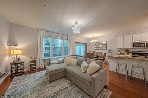 205 Welsh Pl, Morris Plains, NJ 07950