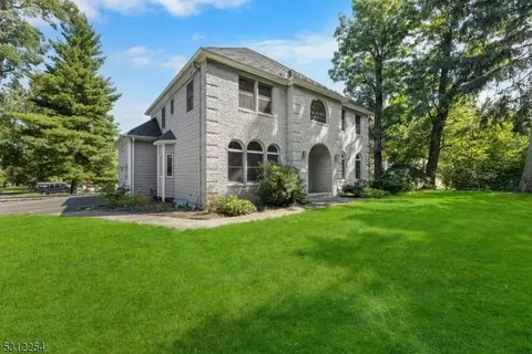 152 Mill Ln, Mountainside, NJ 07092