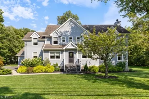 223 Division Ave, Long Hill, NJ 07946