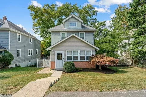84 Mounthaven Dr, Livingston, NJ 07039