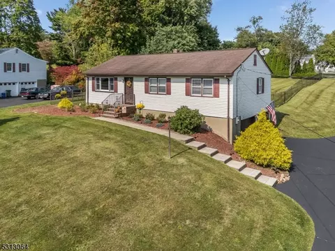 17 Ridge St, Hackettstown, NJ 07840