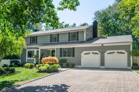 3 Dellwood Dr, Florham Park, NJ 07932