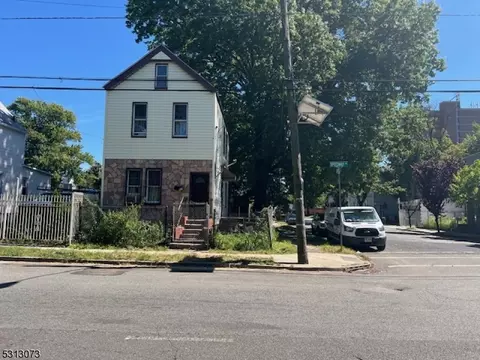 82 Speedway Ave, Newark, NJ 07106