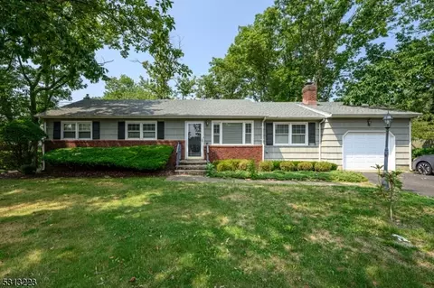 300 Evergreen Dr, Brick Twp, NJ 08723