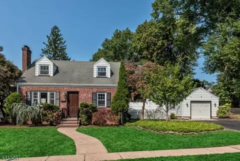 160 Mill St, Westwood, NJ 07675
