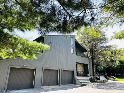 8 E View Ct, Flemington, NJ 08822