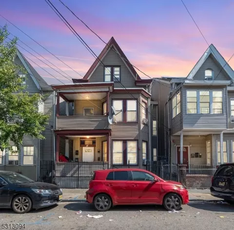 15 Pennington St #3, Paterson, NJ 07501