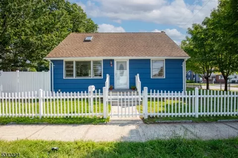 111 N Queen St, Bergenfield, NJ 07621