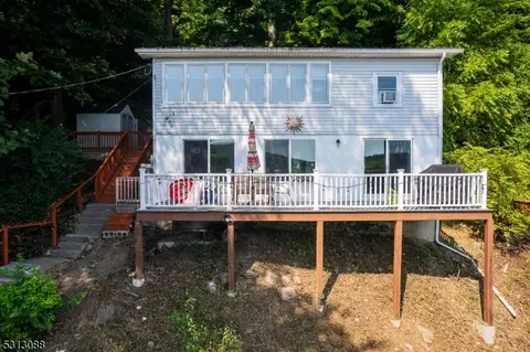 1 Lewis Ln, Belvidere, NJ 07823