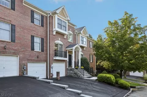 22 Summer Hill Rd, Wayne, NJ 07470