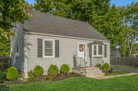 35 Gregory Dr, Roxbury Twp, NJ 07847 photo 3