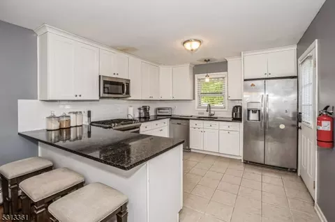 35 Gregory Dr, Roxbury Twp, NJ 07847 photo 10