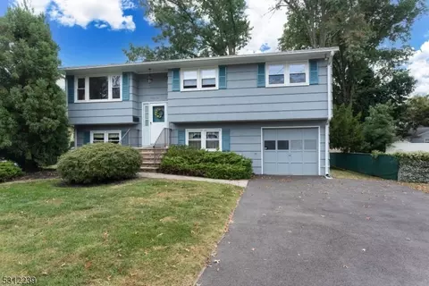 21 Lenox Ave, Green Brook, NJ 08812