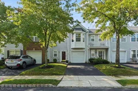 32 Picket Pl #B, Freehold, NJ 07728