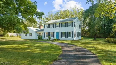 21 Windy Hill Rd, Clinton Twp, NJ 08801