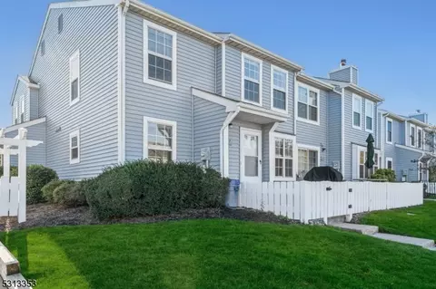37 Almond Dr, Somerset, NJ 08873