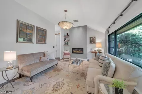 3 Sutherland Rd, Montclair, NJ 07042 photo 10