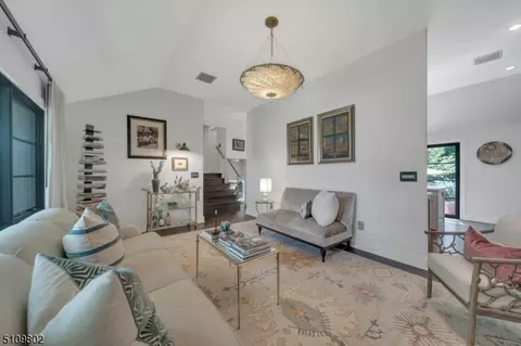 3 Sutherland Rd, Montclair, NJ 07042 photo 8