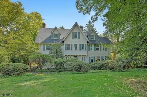 49 Lloyd Rd, Montclair, NJ 07042