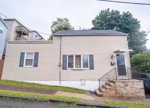 316-320 Caldwell Ave, Paterson, NJ 07501