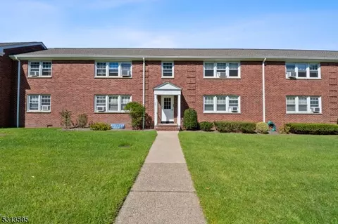 291 Bogert Rd #2B, River Edge, NJ 07661
