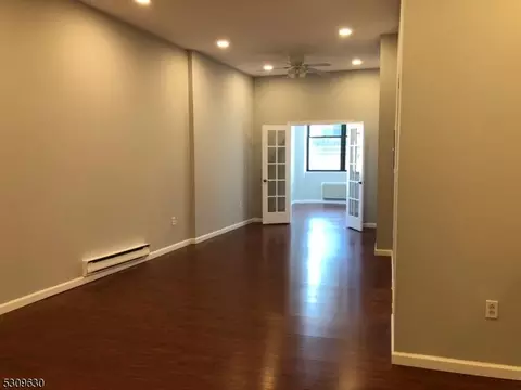 111 Mulberry St #4P, Newark, NJ 07102
