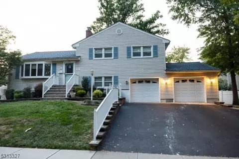 150 Lincoln Blvd, Clark, NJ 07066