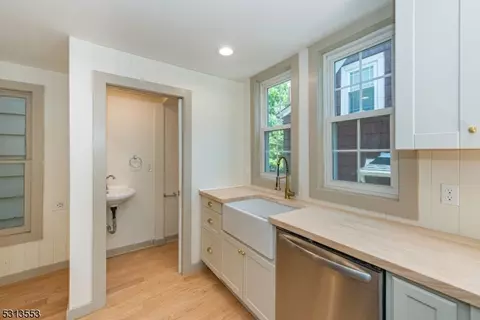 29 Trinity Pl, Parsippany-troy Hills Twp, NJ 07878 photo 18