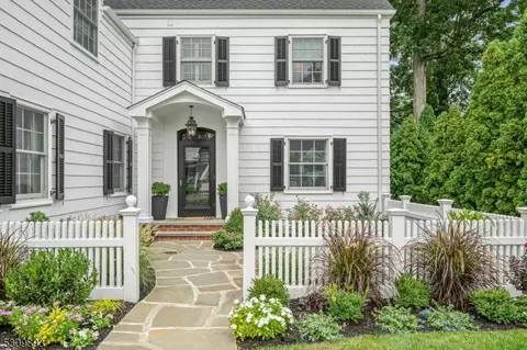 22 Windsor Rd, Summit, NJ 07901 photo 2