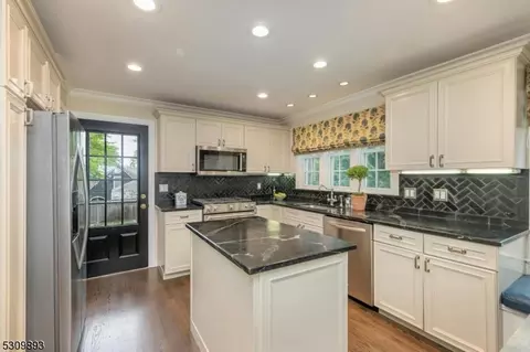 22 Windsor Rd, Summit, NJ 07901 photo 9