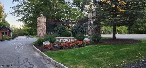 10-13 Maple Cres, Vernon, NJ 07462